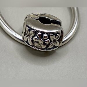 REFLECTIONS Sterling Silver Hinged Clip Bead Charm; 925; Like new - never used.